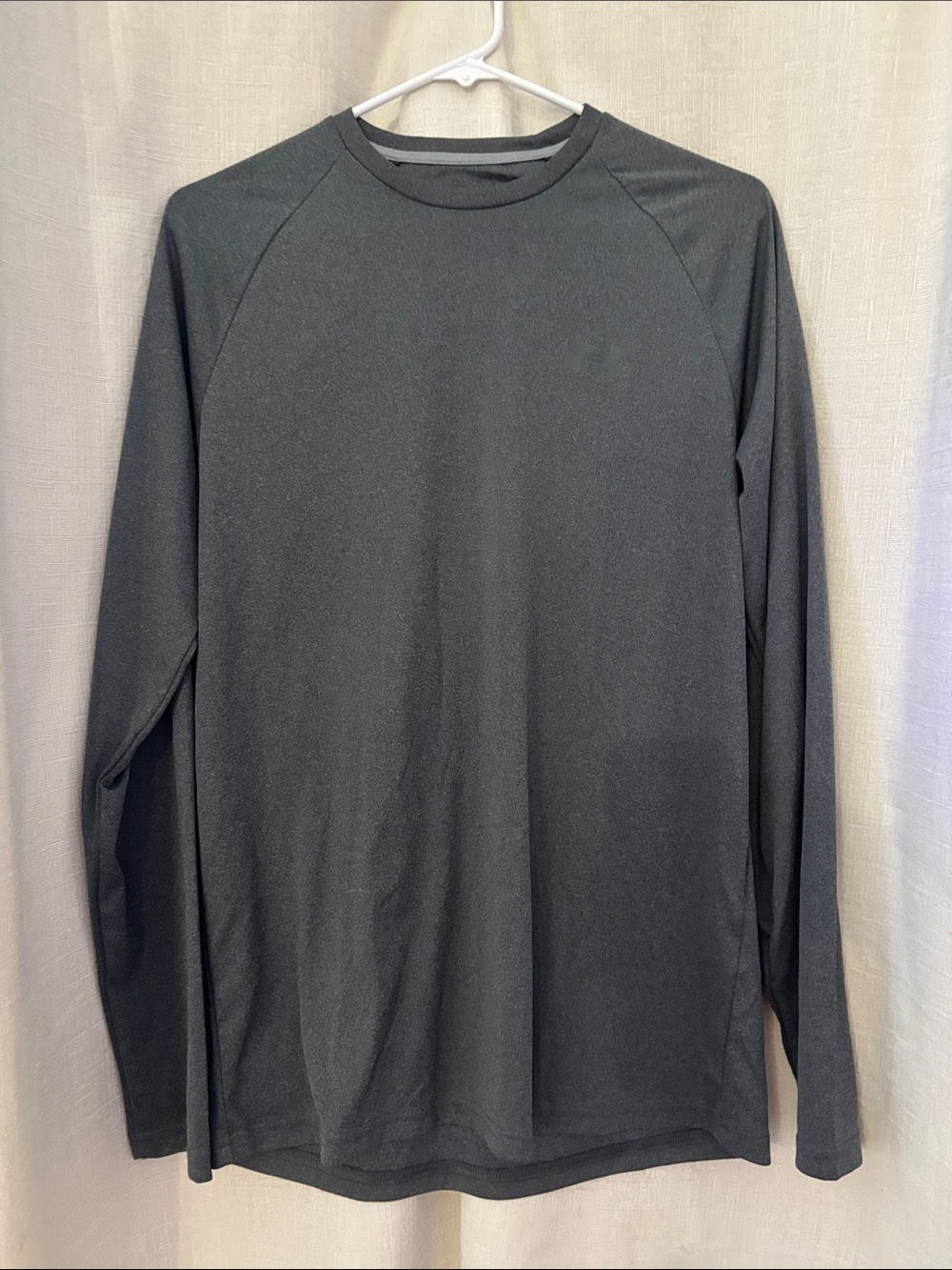Under Armour Men's Long-Sleeve Crew Shirt - Charcoal